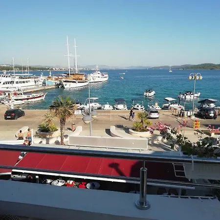 Zana Apartament *
