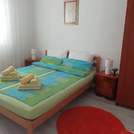 Zana Apartment