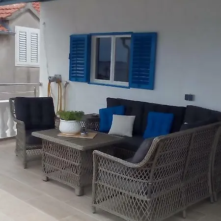 Zana Apartment *