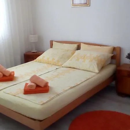 Zana Apartment